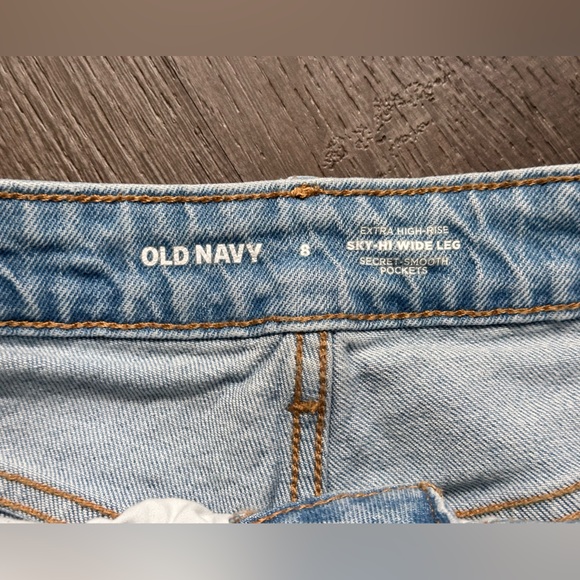 High Waist Wide Leg Jeans - Picture 3 of 4